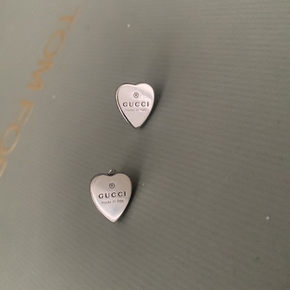 Gucci Trademark Heart Shaped Earrings - Picture 3 of 6